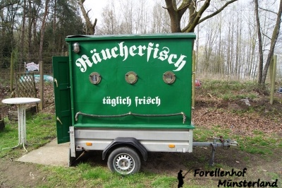 Freitags immer frischer Räucherfisch